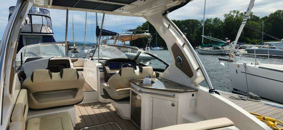 Black Diamond 33ft Chaparral Yacht For Sale