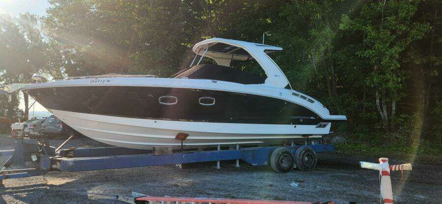 Black Diamond 33ft Chaparral Yacht For Sale