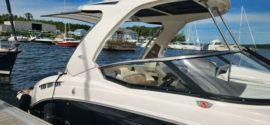 Black Diamond 33ft Chaparral Yacht For Sale