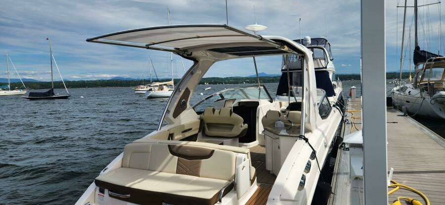 Black Diamond 33ft Chaparral Yacht For Sale