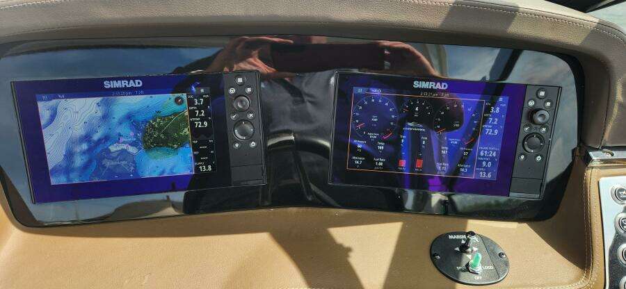 Black Diamond 33ft Chaparral Yacht For Sale