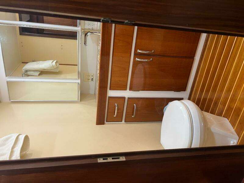 Longtail 58ft Hatteras Yacht For Sale