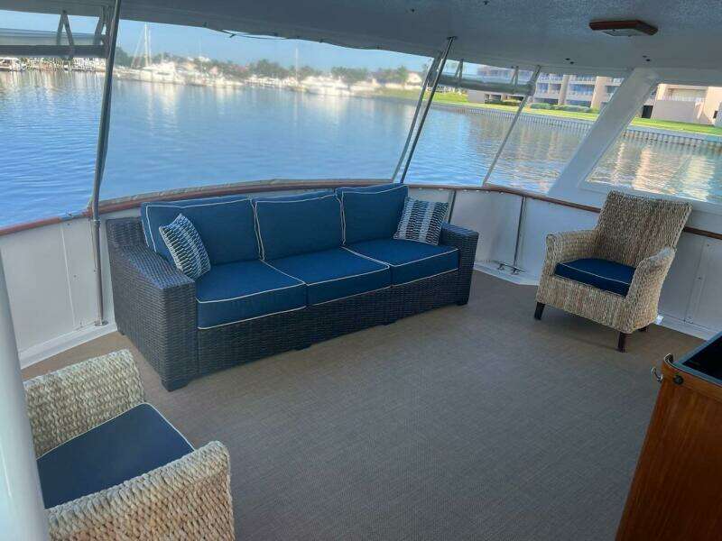 Longtail 58ft Hatteras Yacht For Sale