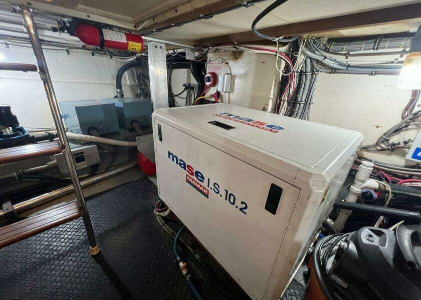 Longtail 58ft Hatteras Yacht For Sale