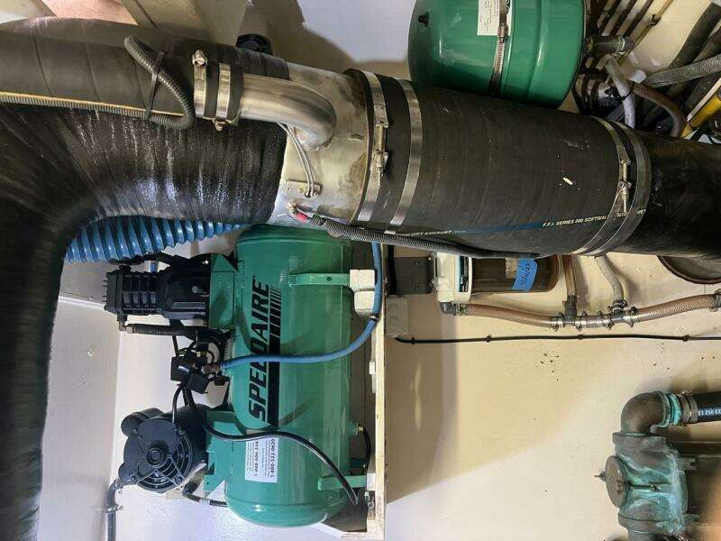 Longtail 58ft Hatteras Yacht For Sale