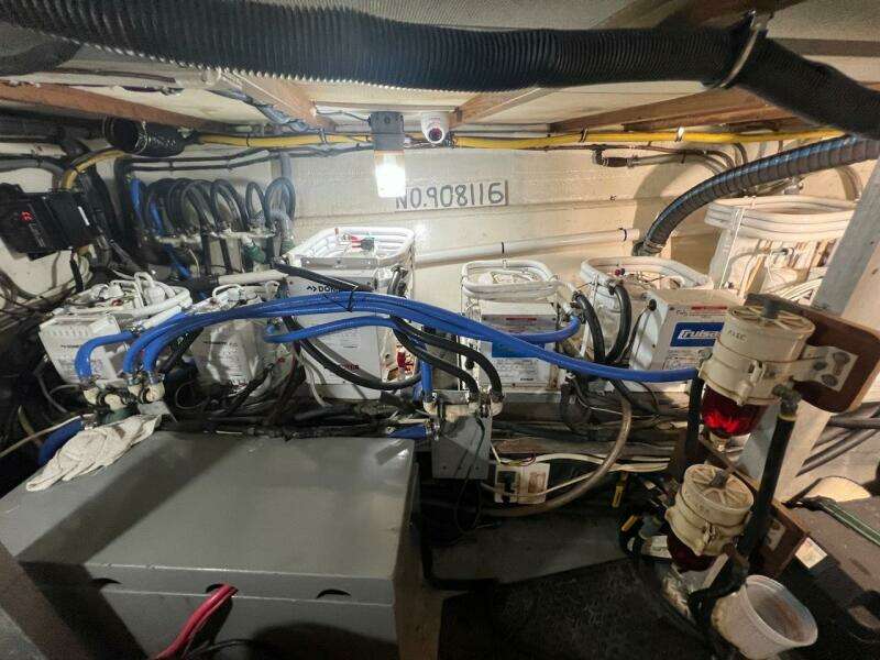 Longtail 58ft Hatteras Yacht For Sale