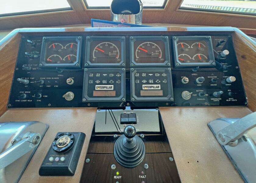 Longtail 58ft Hatteras Yacht For Sale