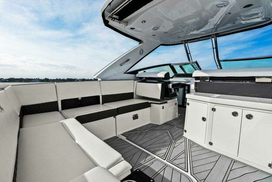 2023 Monterey 385 SS - Aft Deck Seating
