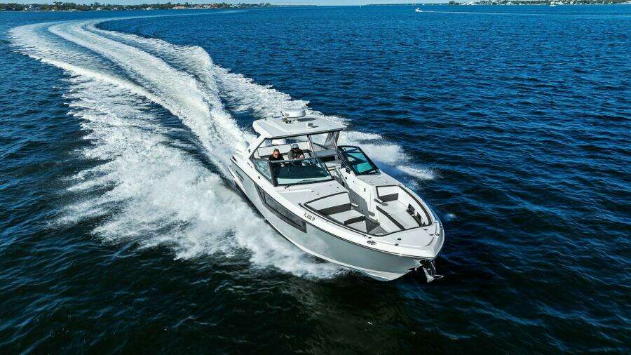 2023 Monterey 385 SS - Profile