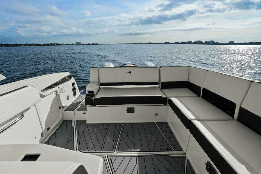 2023 Monterey 385 SS - Aft Deck Seating