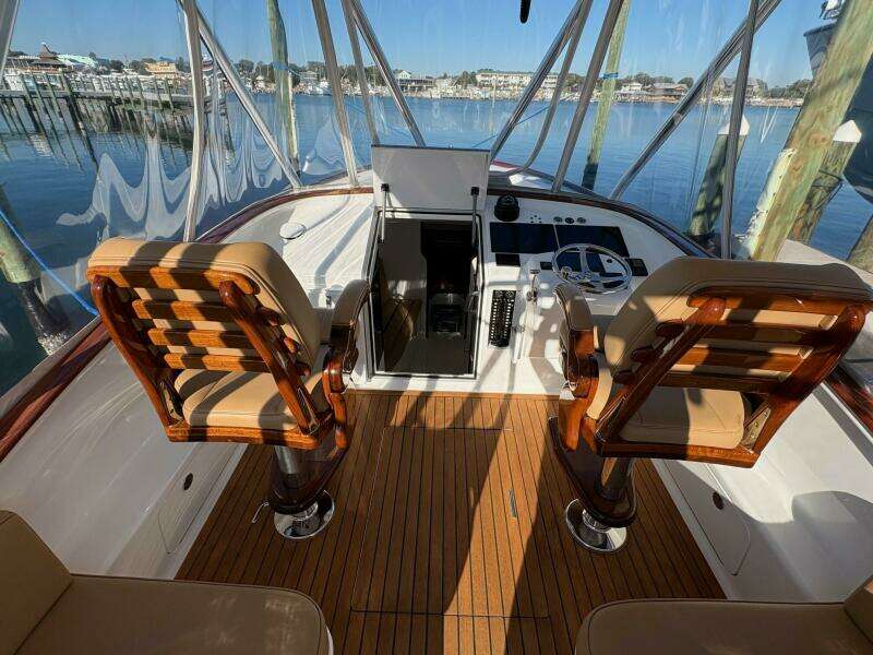 2024 Maverick Yachts Costa Rica 36 Walkaround- GAME ON- Helm
