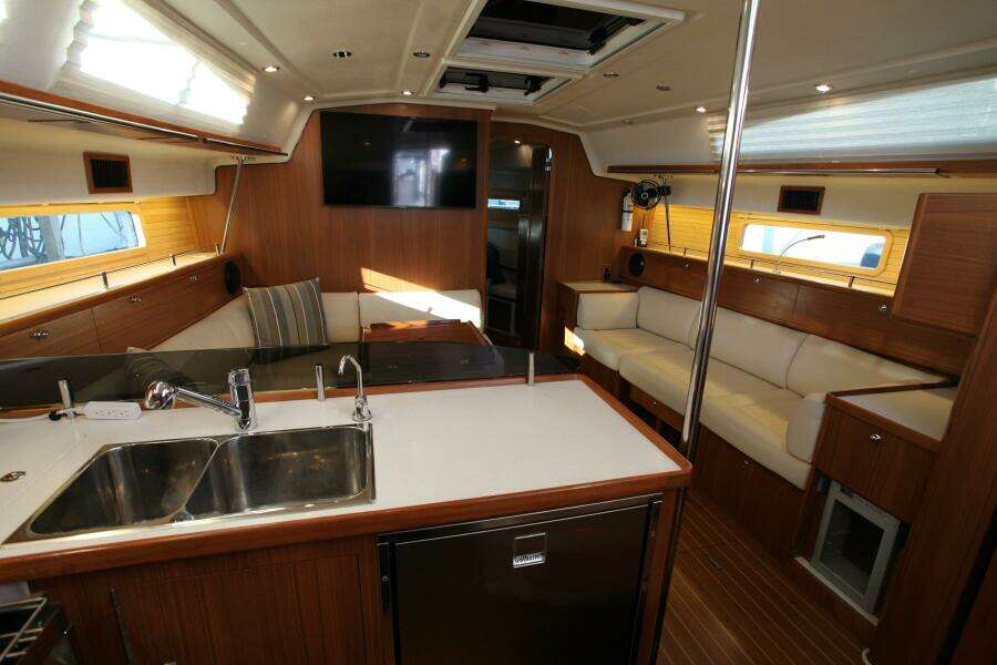 Timeless 42ft Catalina Yacht For Sale