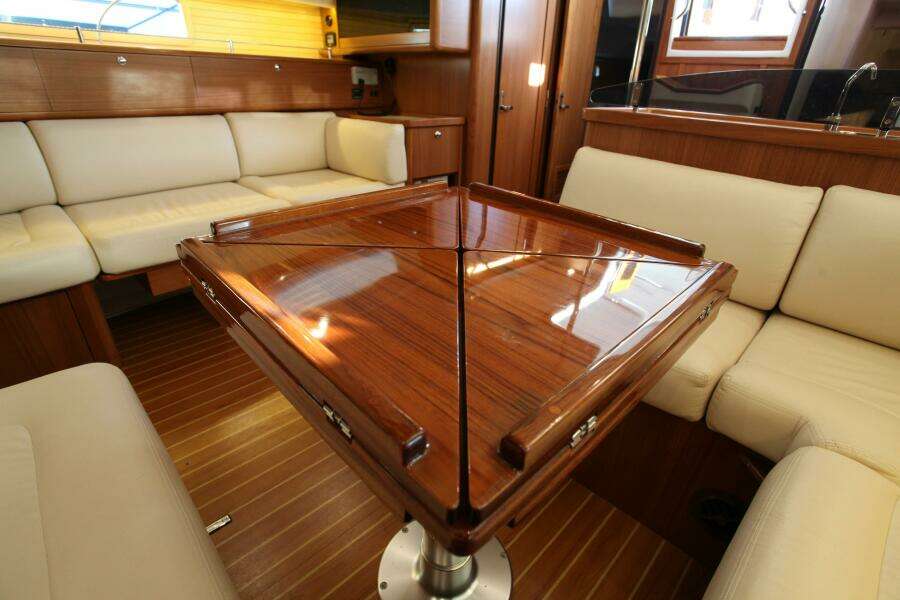 Timeless 42ft Catalina Yacht For Sale