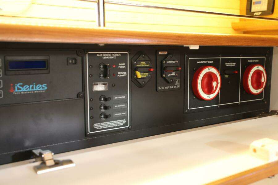 Timeless 42ft Catalina Yacht For Sale