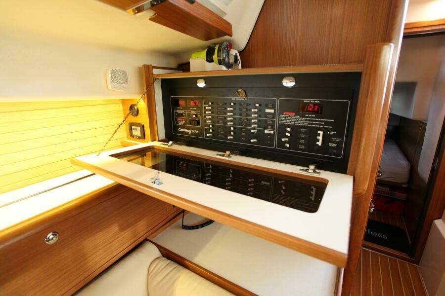 Timeless 42ft Catalina Yacht For Sale