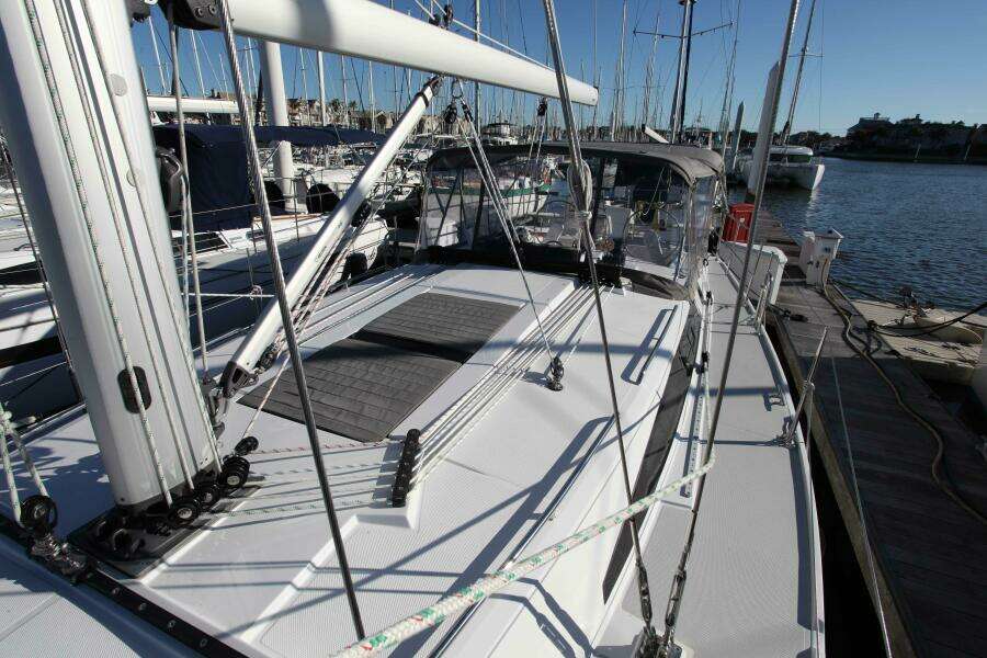 Timeless 42ft Catalina Yacht For Sale