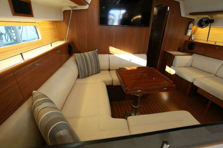 Timeless 42ft Catalina Yacht For Sale