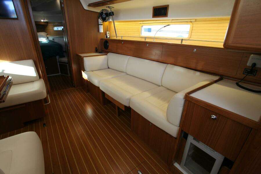 Timeless 42ft Catalina Yacht For Sale
