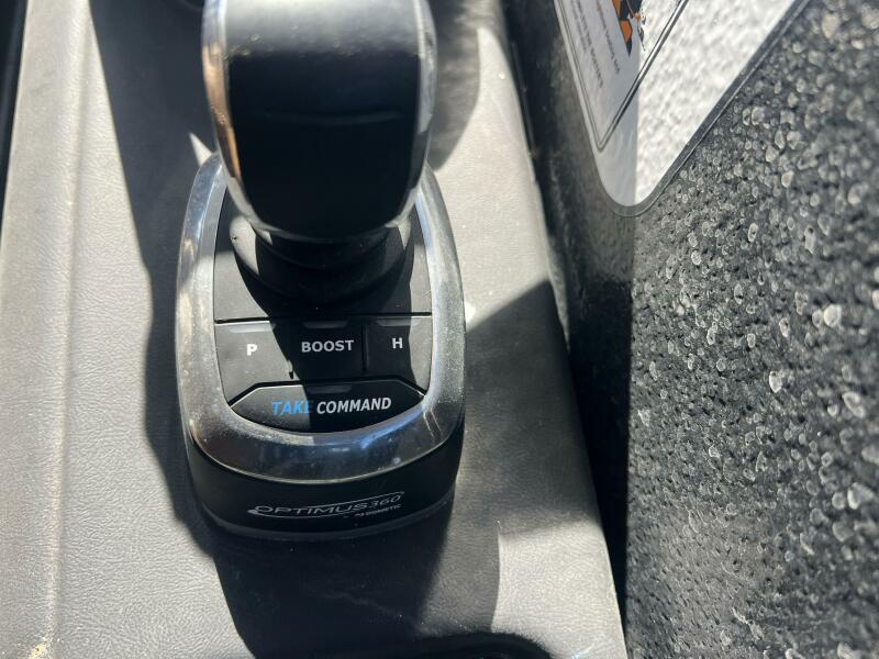 35' 2023 Premier 330 Escalante