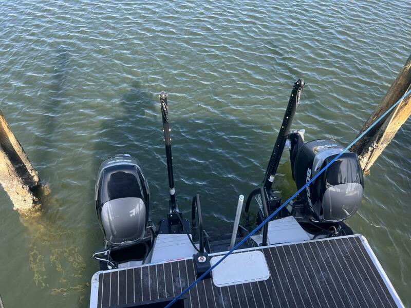 35' 2023 Premier 330 Escalante