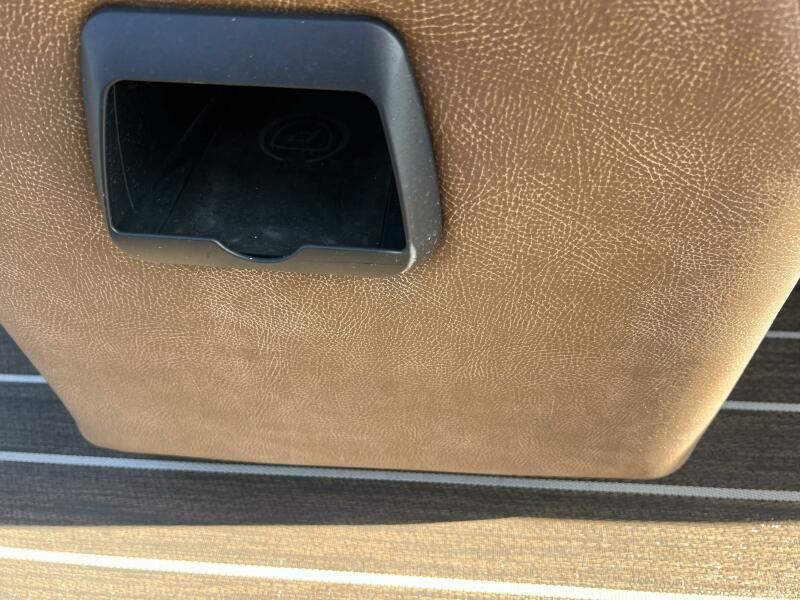 35' 2023 Premier 330 Escalante