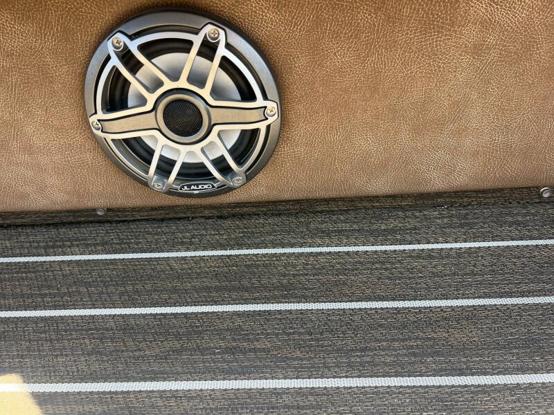 35' 2023 Premier 330 Escalante