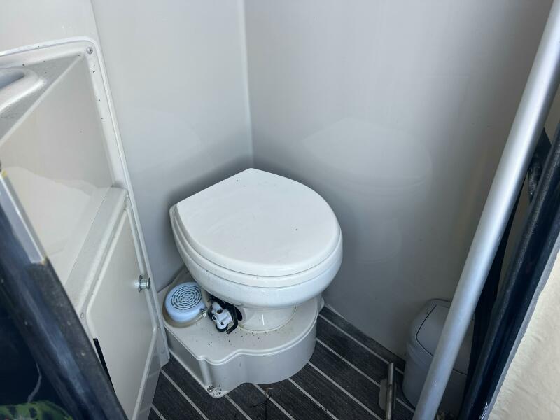 35' 2023 Premier 330 Escalante