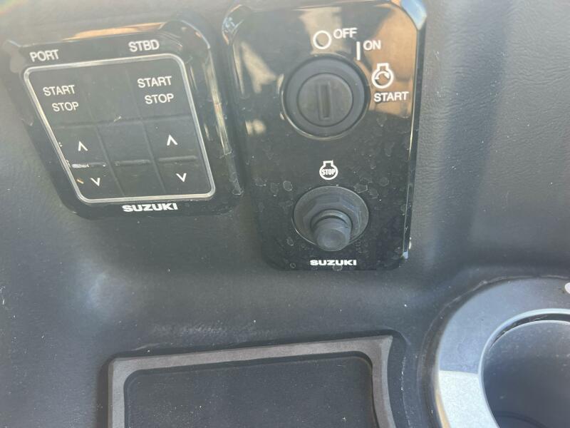 35' 2023 Premier 330 Escalante