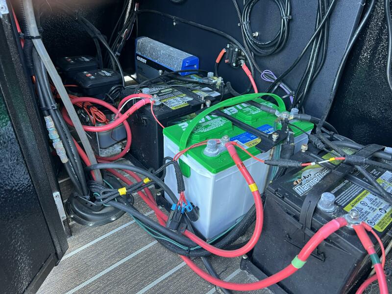 35' 2023 Premier 330 Escalante