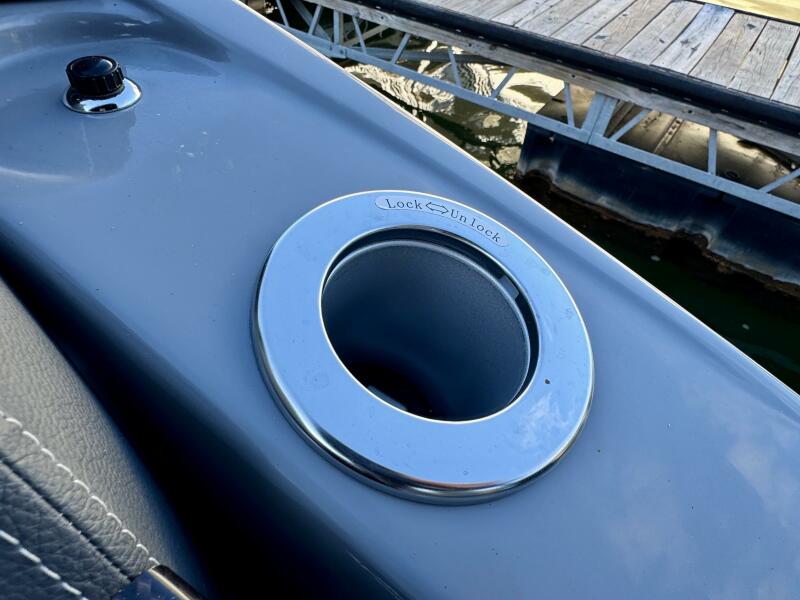 22' 2023 Veranda Vertex VTX 22R TritoonFL