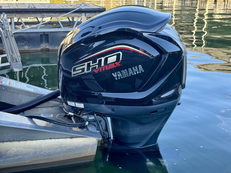 22' 2023 Veranda Vertex VTX 22R TritoonFL