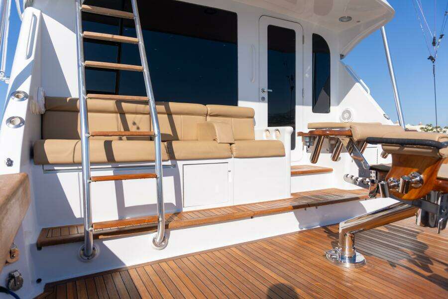 2001 Hatteras 60 Convertible - Sinyorita Salada