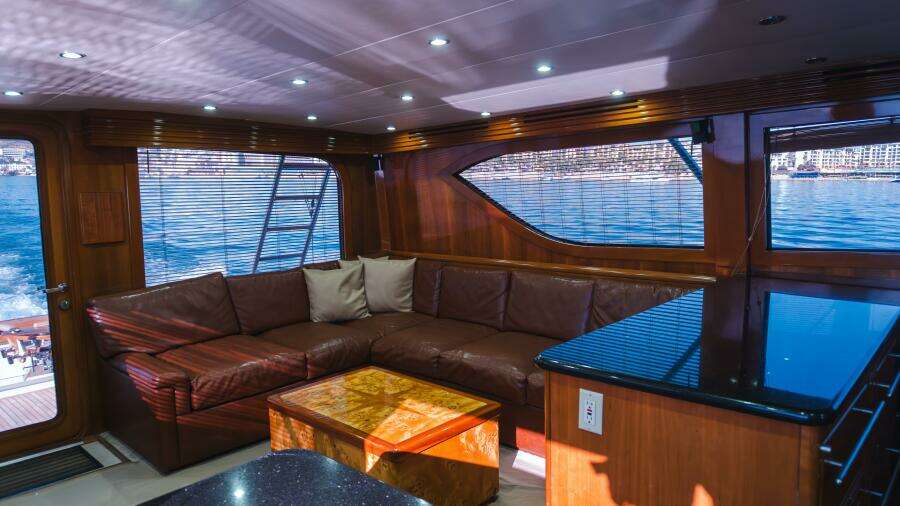 2001 Hatteras 60 Convertible - Sinyorita Salada