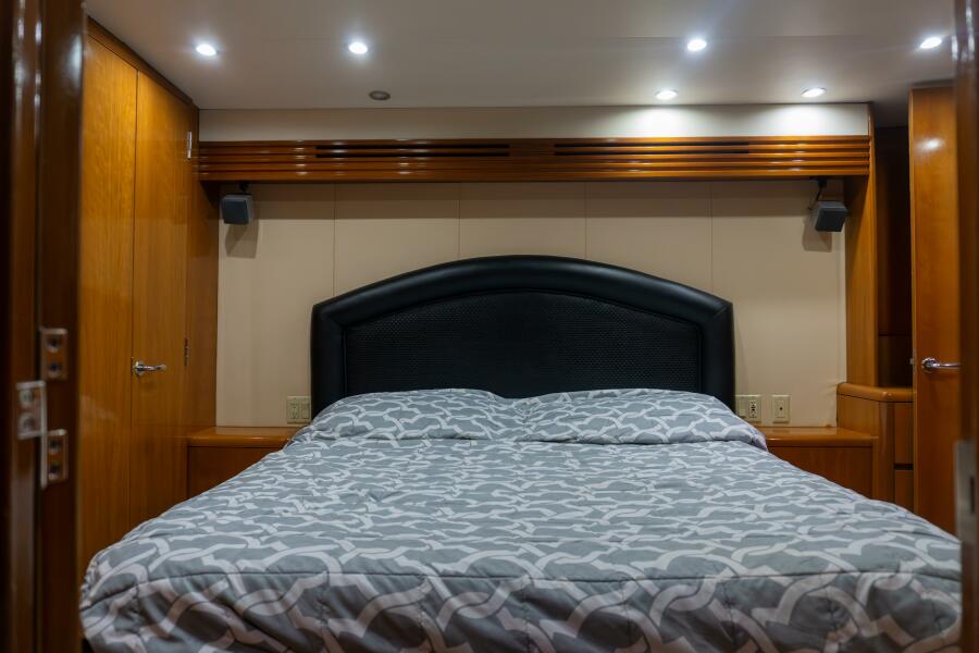 2001 Hatteras 60 Convertible - Sinyorita Salada