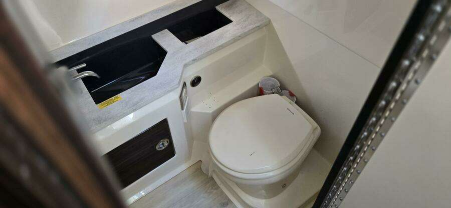 33ft Formula Yacht For Sale