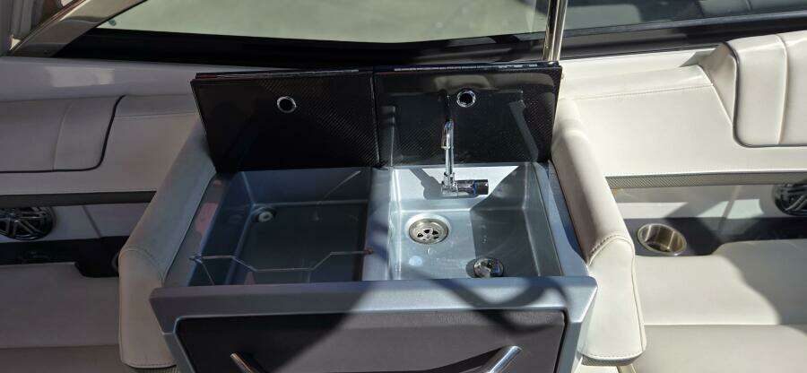 33ft Formula Yacht For Sale