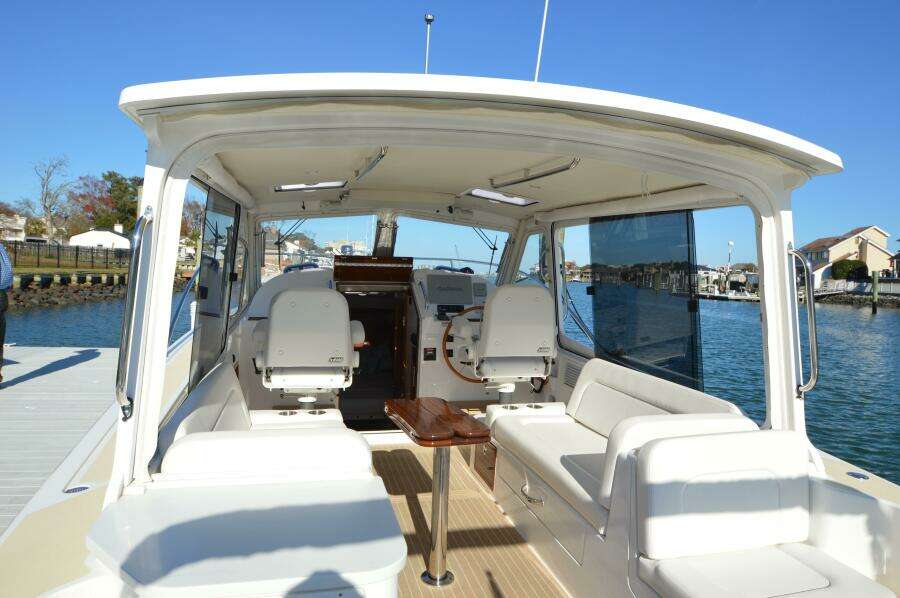 Ramble 35ft MJM Yacht For Sale