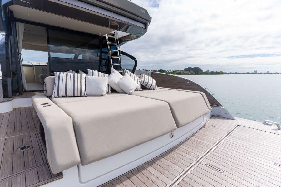 57ft Azimut Yacht For Sale