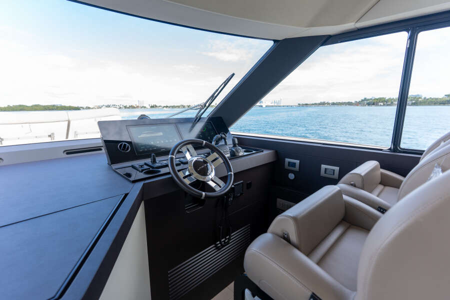 57ft Azimut Yacht For Sale