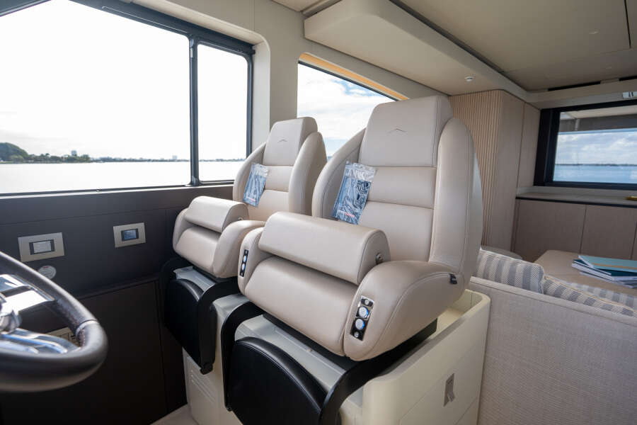 57ft Azimut Yacht For Sale