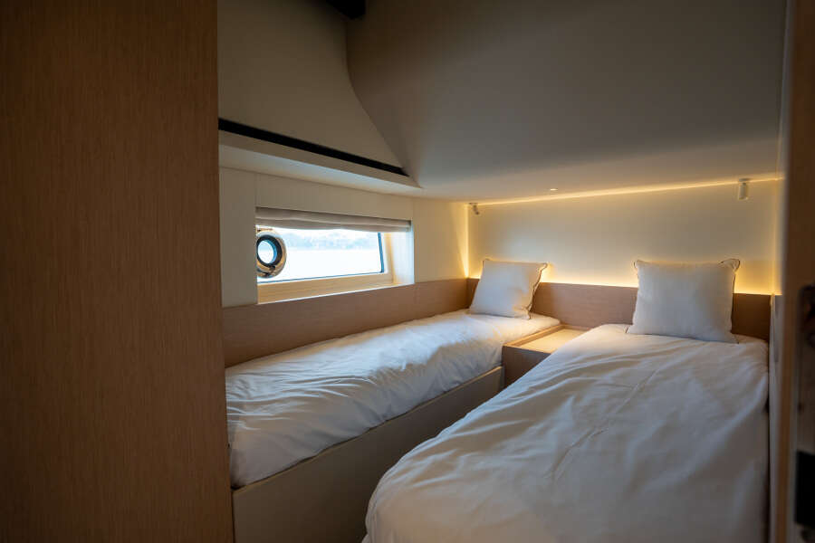 57ft Azimut Yacht For Sale