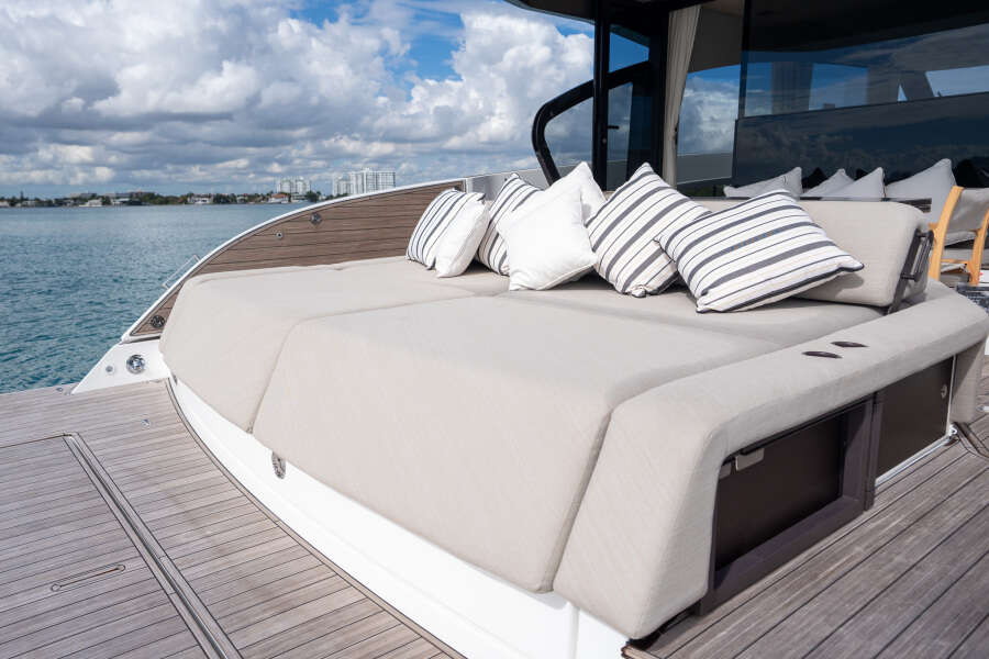 57ft Azimut Yacht For Sale