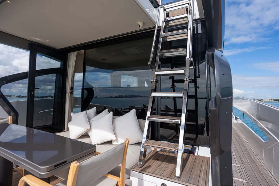 57ft Azimut Yacht For Sale