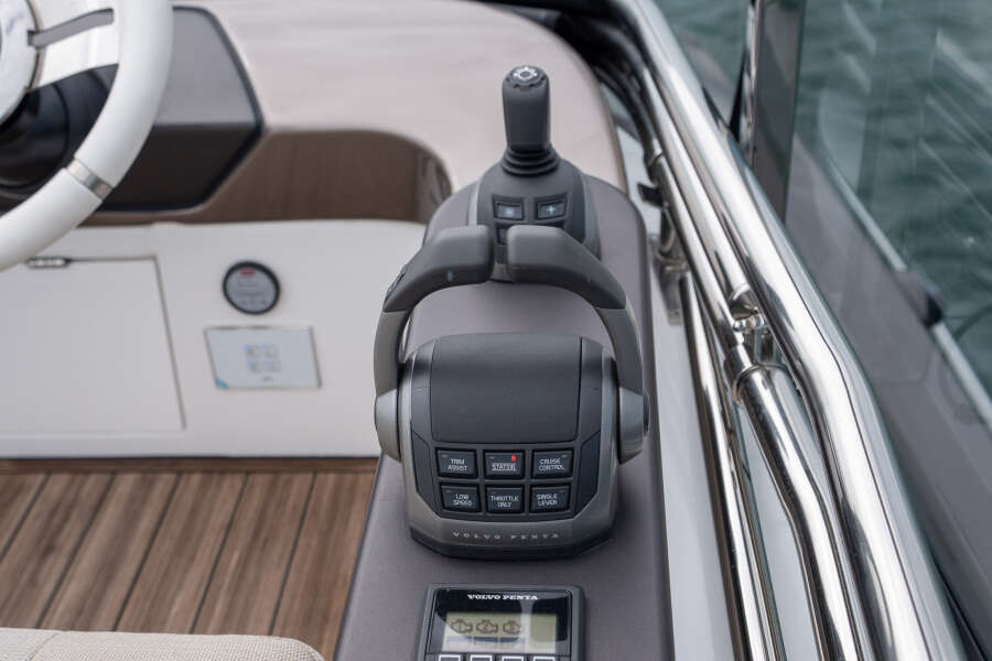 57ft Azimut Yacht For Sale