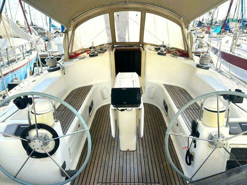INVICTUS 45ft Jeanneau Yacht For Sale