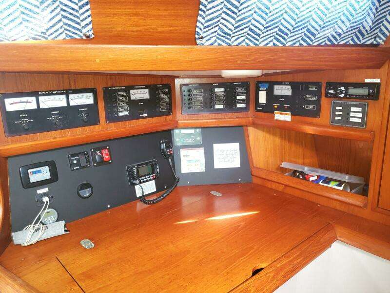 INVICTUS 45ft Jeanneau Yacht For Sale