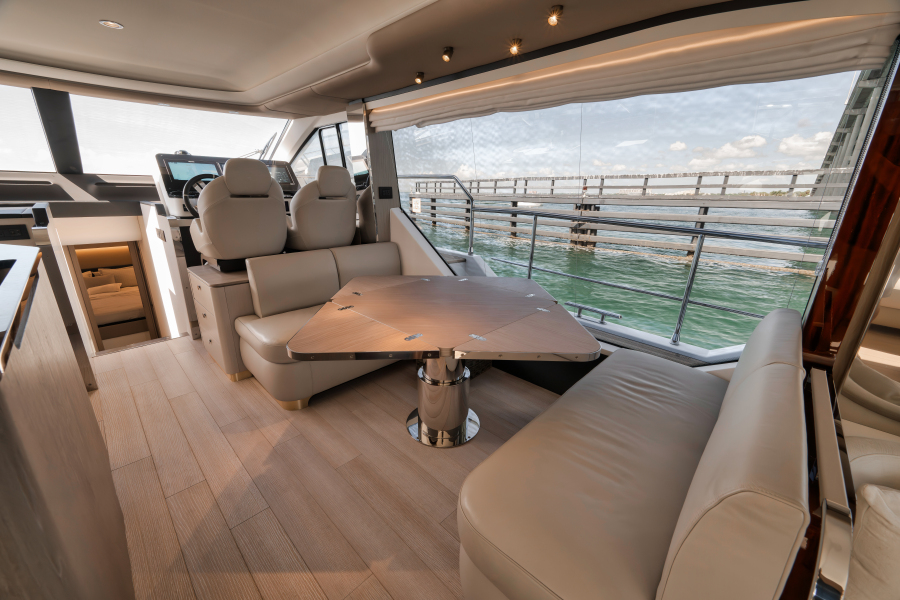 60' 2022 Azimut FLYBRIDGE