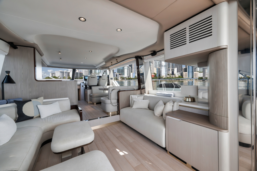 60' 2022 Azimut FLYBRIDGE