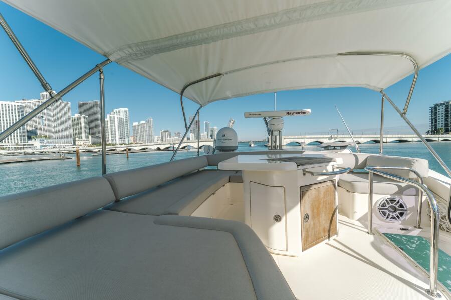 48' 2011 Azimut 48 Flybridge