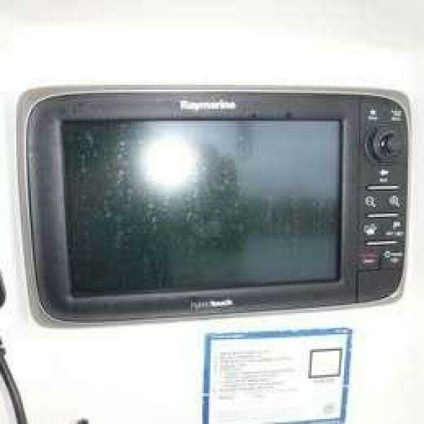 32ft Boston Whaler Yacht For Sale